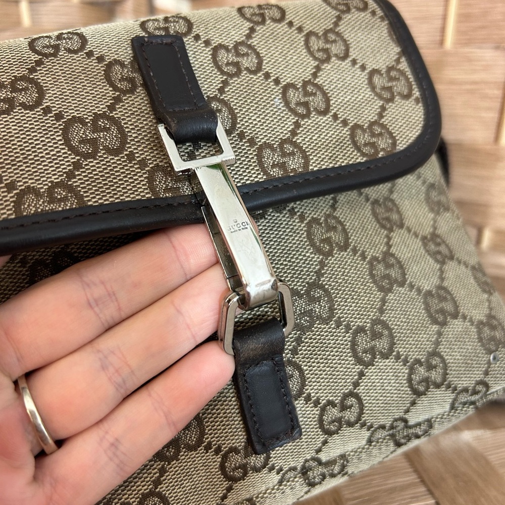Gucci Brown GG Canvas Crossbody with Black Trim - Picture 2 of 12